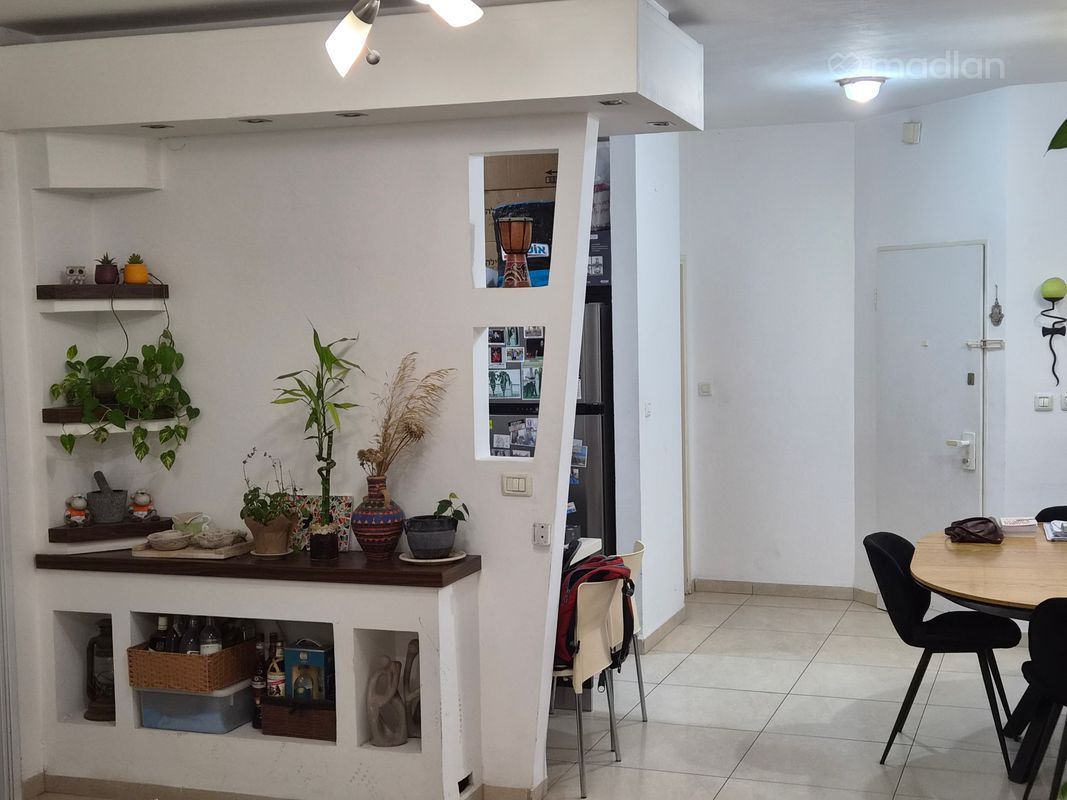 ניל"י 4, פרפר, קרית ביאליק