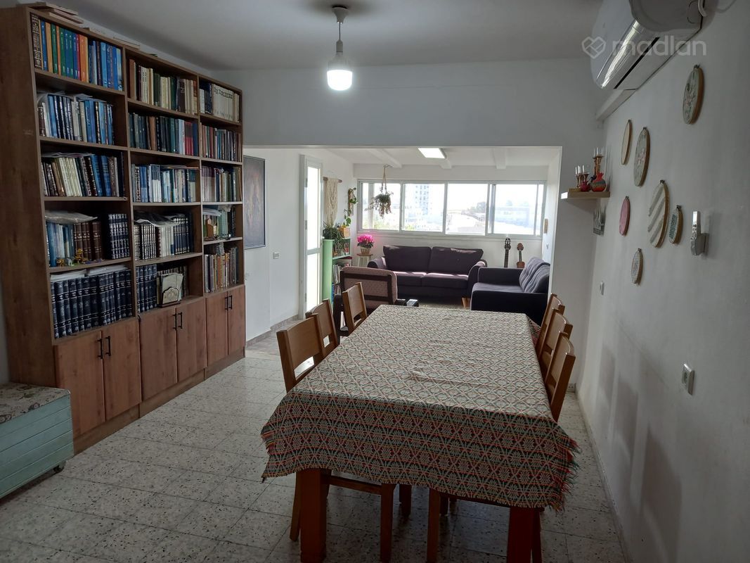 הדובדבן 11, מצפה העמק, מגדל העמק