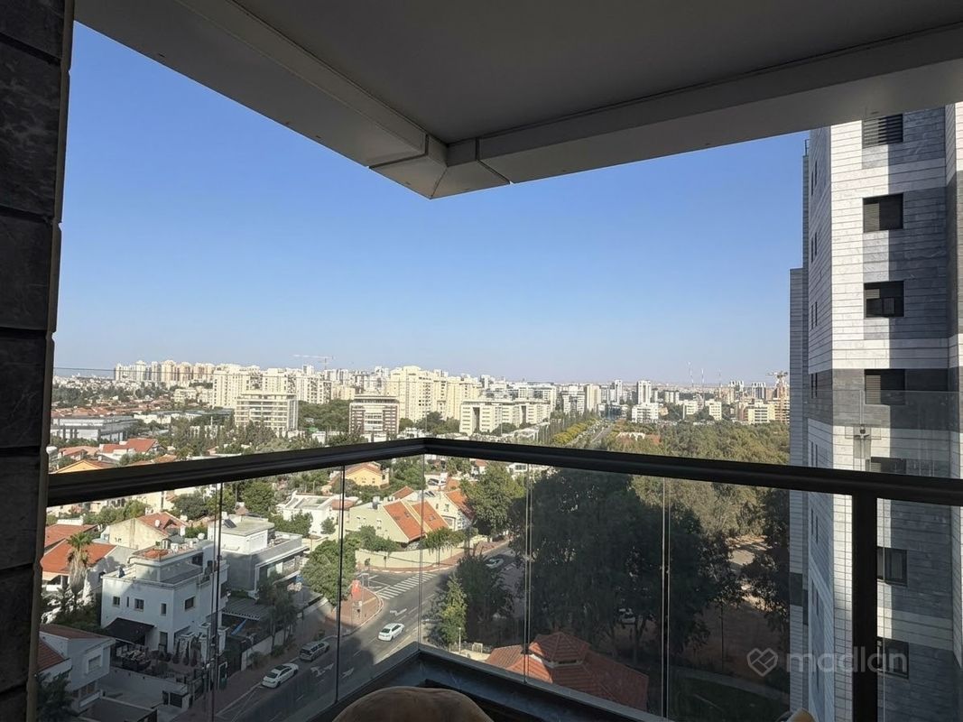 רועי קליין 7, קרית קריניצי, רמת גן