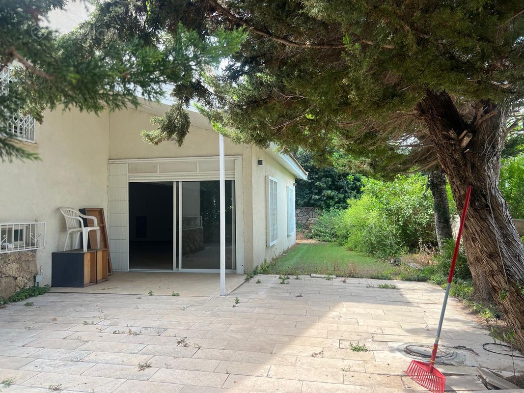 הקדמה , הרצליה פיתוח, הרצליה