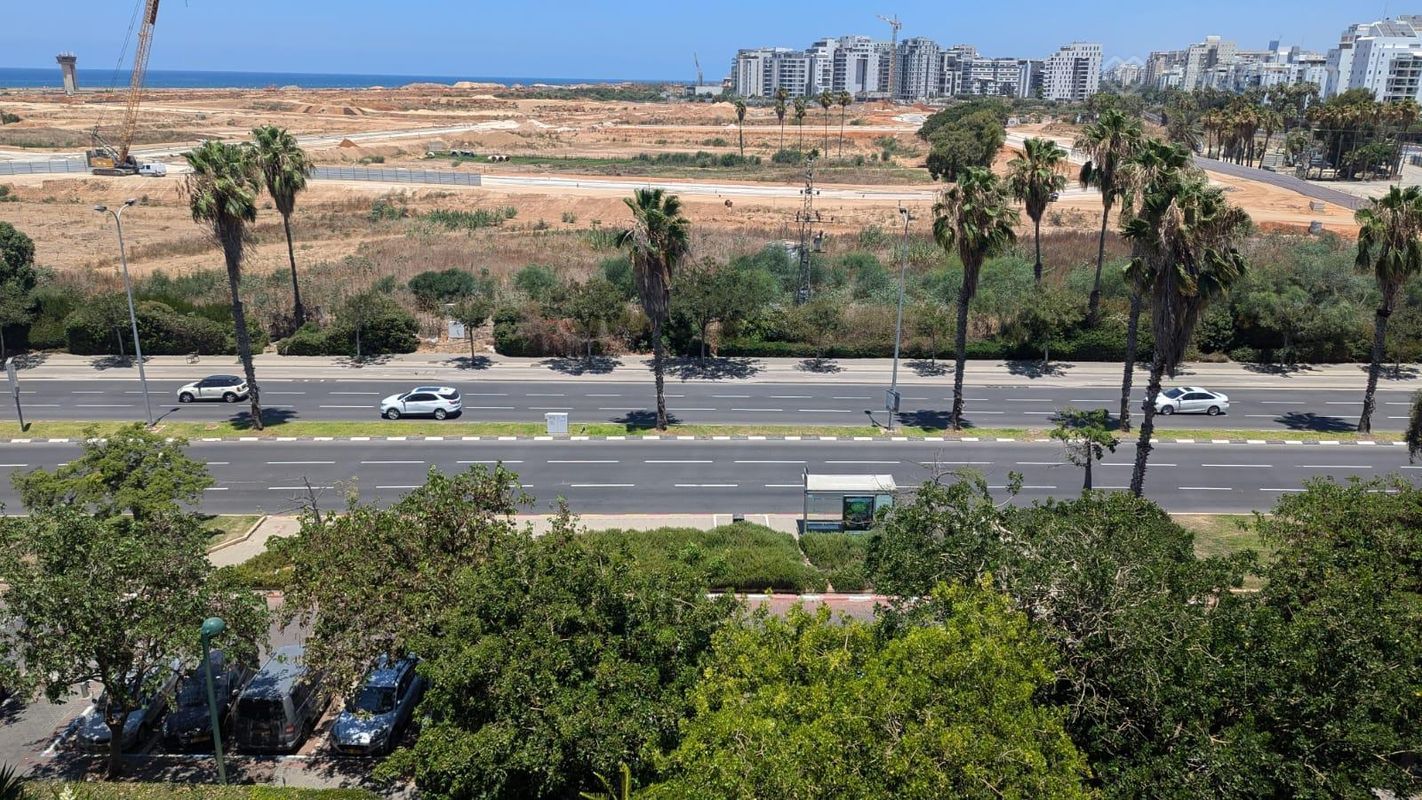 שי עגנון , כוכב הצפון, תל אביב יפו