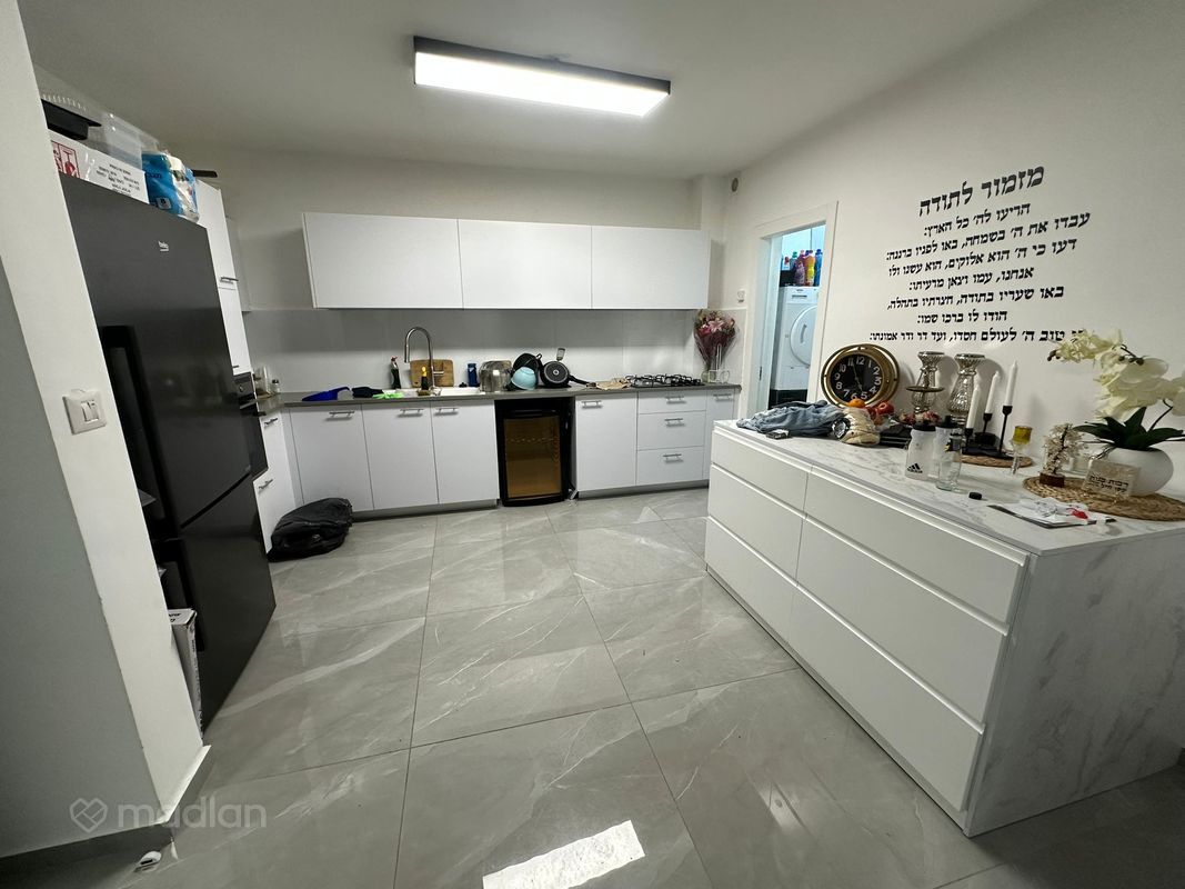 ראובן מנשה רביע 8, הר חומה, ירושלים