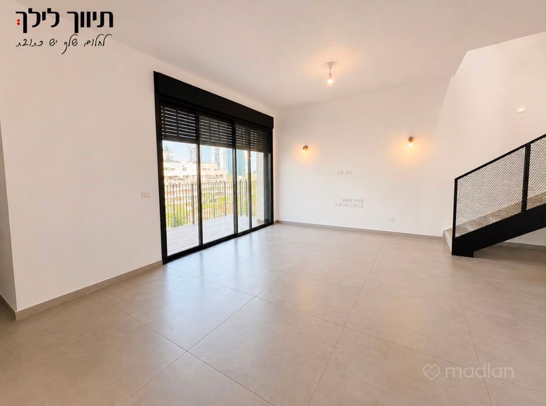 אלון, רמת השרון