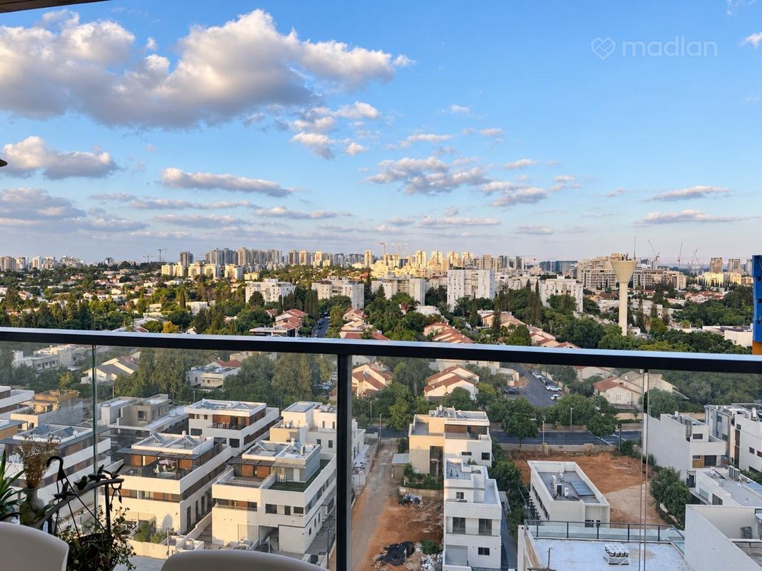 חיים בר-לב 7, המשולש הגדול - קרית קריניצי החדשה, רמת גן