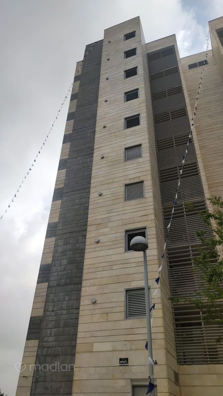 שליו 4, נתיבות מערב, נתיבות