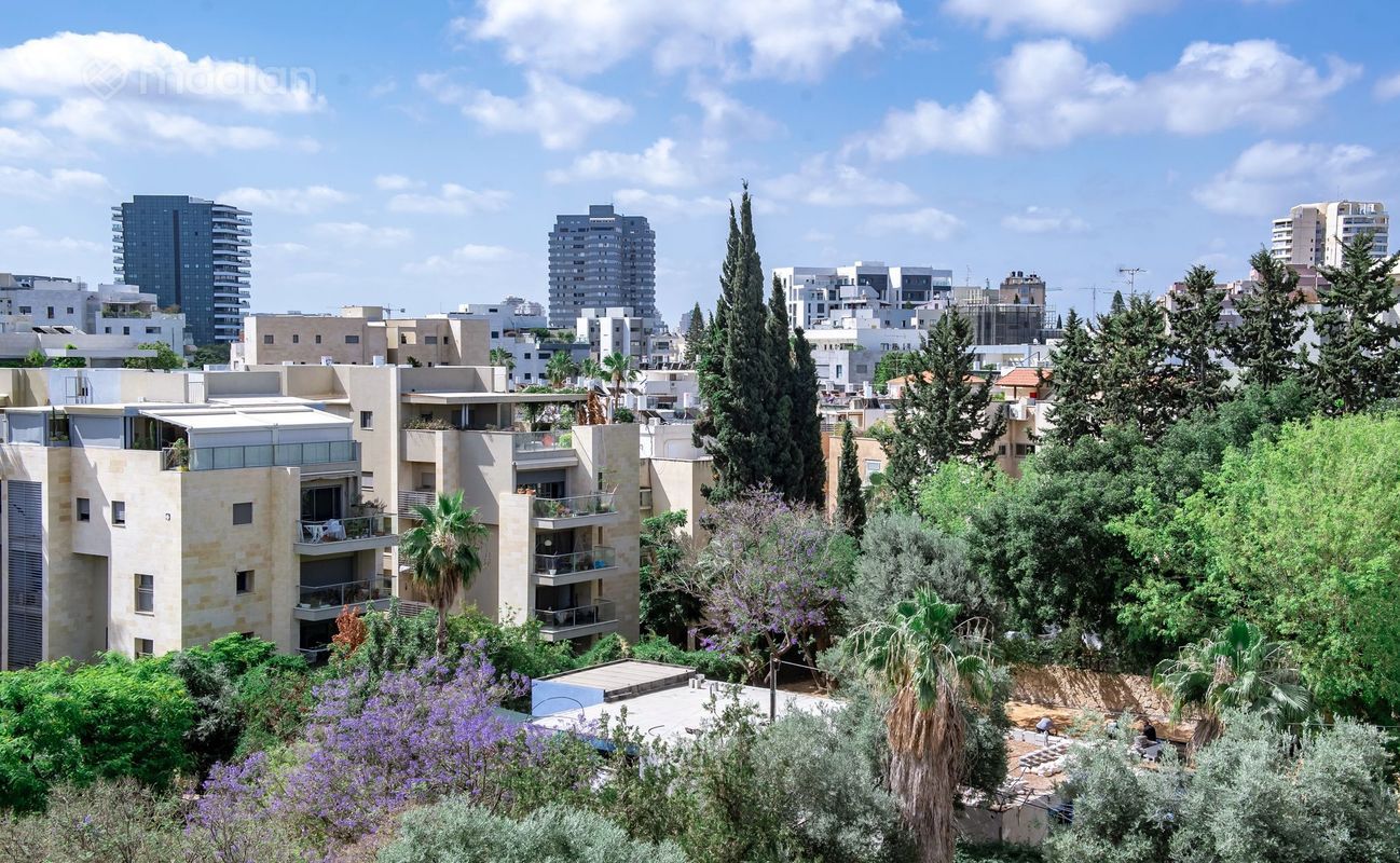 הירוקה המרכזית, הרצליה