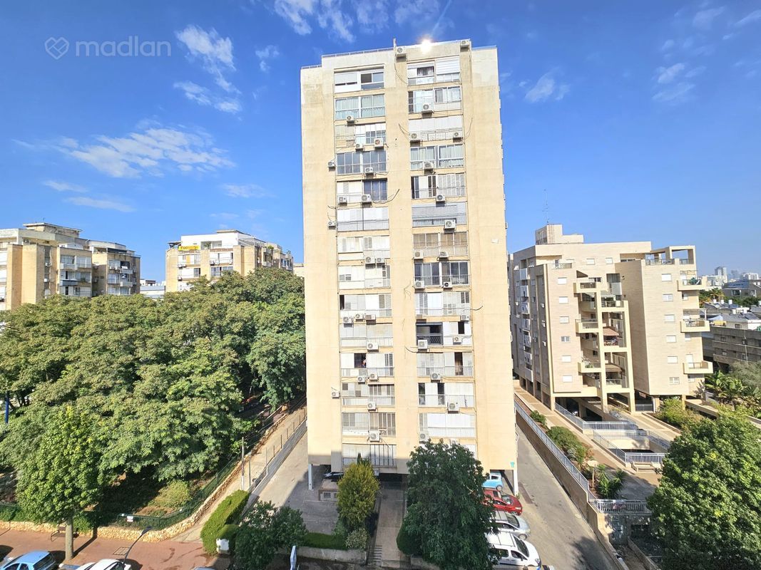 אריה בן אליעזר 65, נווה יהושע, רמת גן
