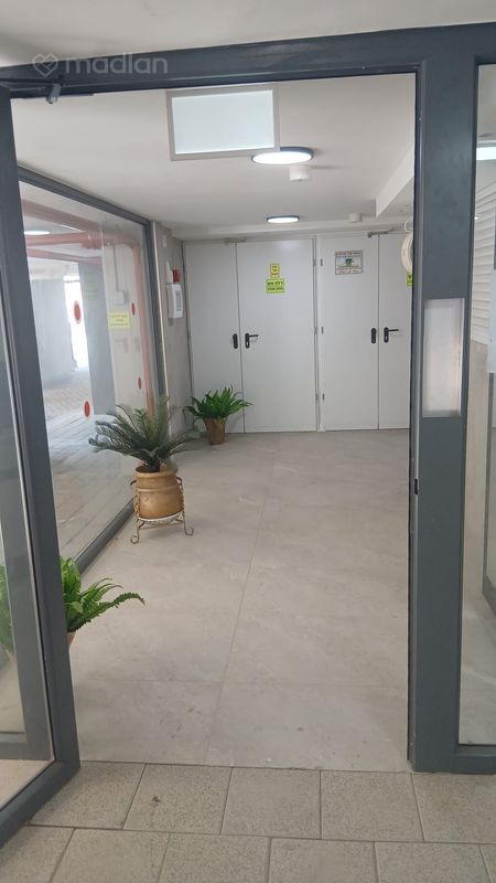 קלישר 10, המרכז השקט, פתח תקווה