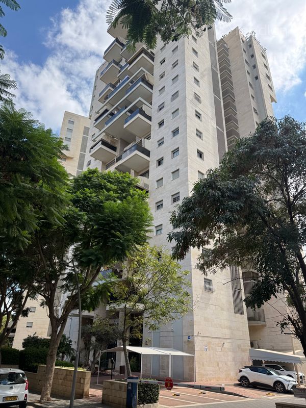 אחים סולימן 14, רמב"ם, ראשון לציון