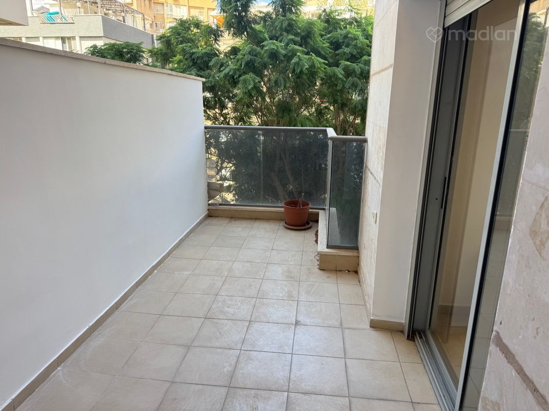 אחים סולימן 14, רמב"ם, ראשון לציון
