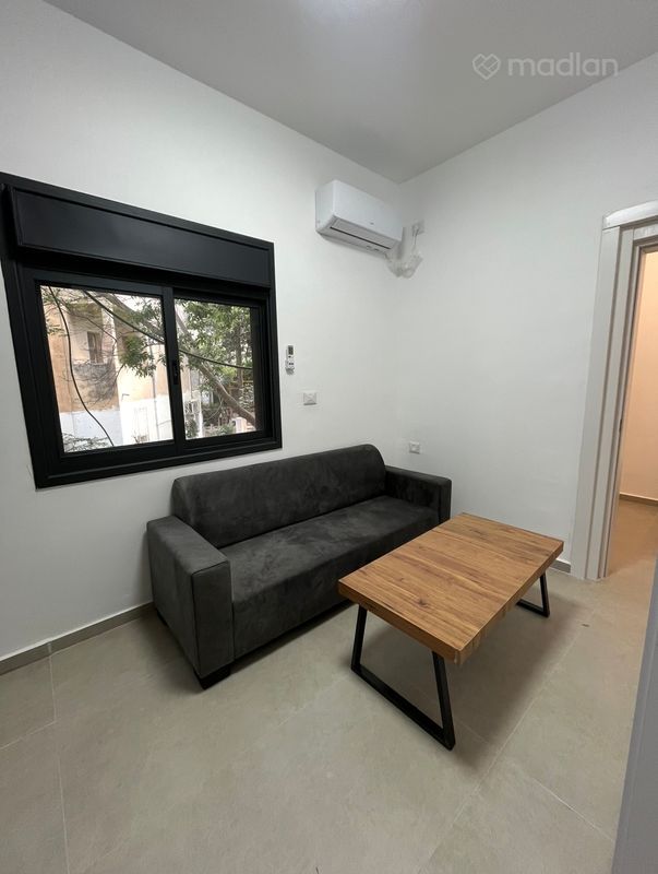 הלל 25, הדר עליון, חיפה