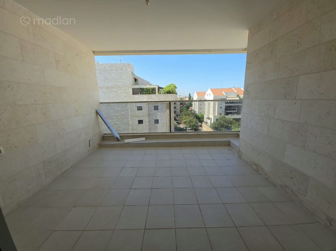 משה וילנסקי 3, הזמר העברי, כפר סבא