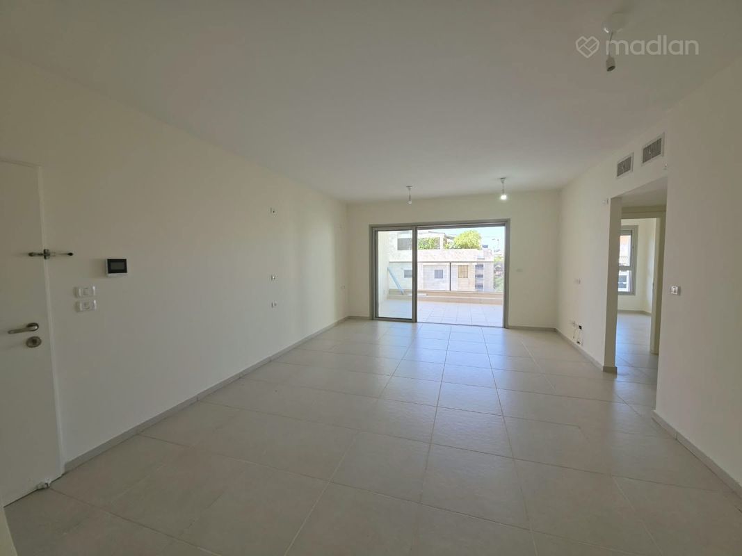 משה וילנסקי 3, הזמר העברי, כפר סבא