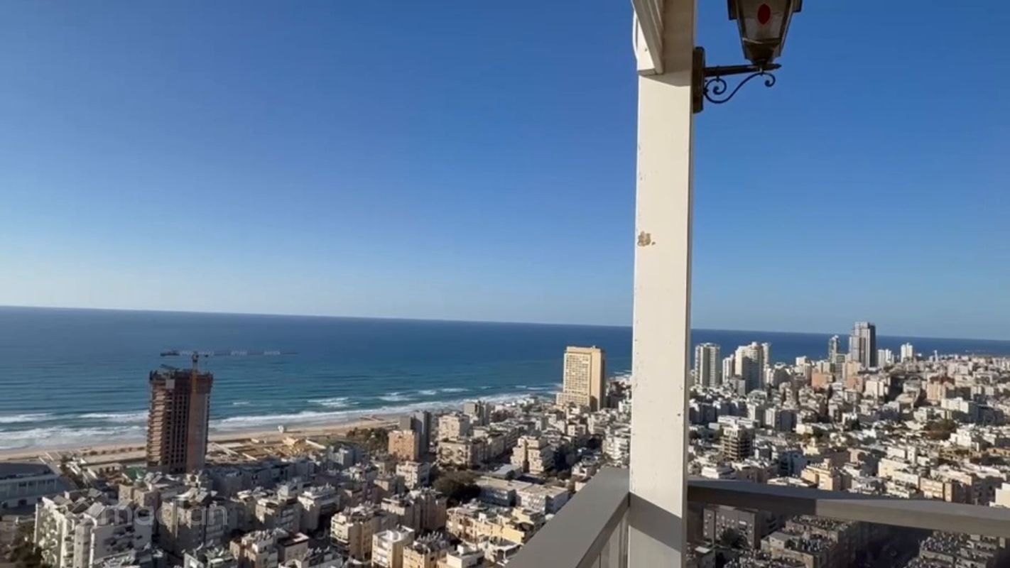 יצחק שדה 8, מתחם גן העיר, בת ים