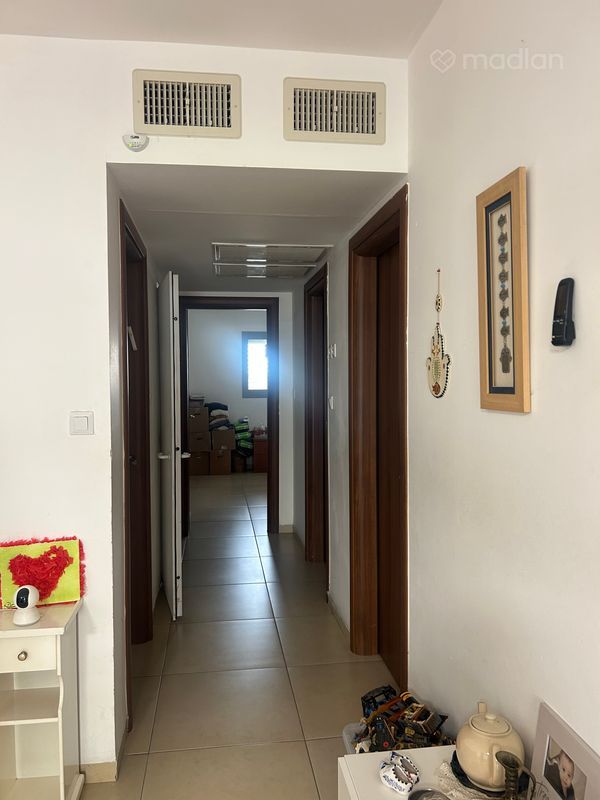 הלוח העברי 11, הכרמים (ציפור), מודיעין מכבים רעות