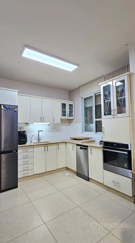 אהרון מסקין , נווה מנחם (נחל עשן), באר שבע