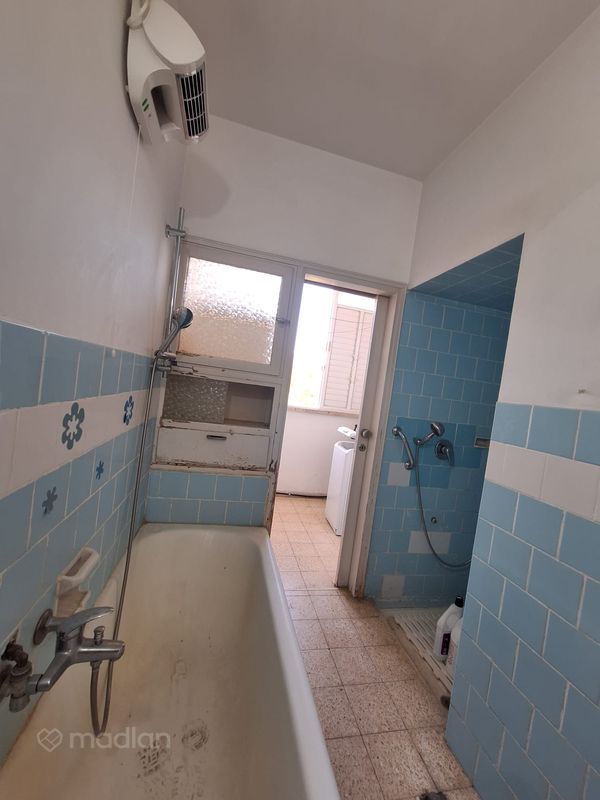 סלומון 2, המרכז השקט, פתח תקווה