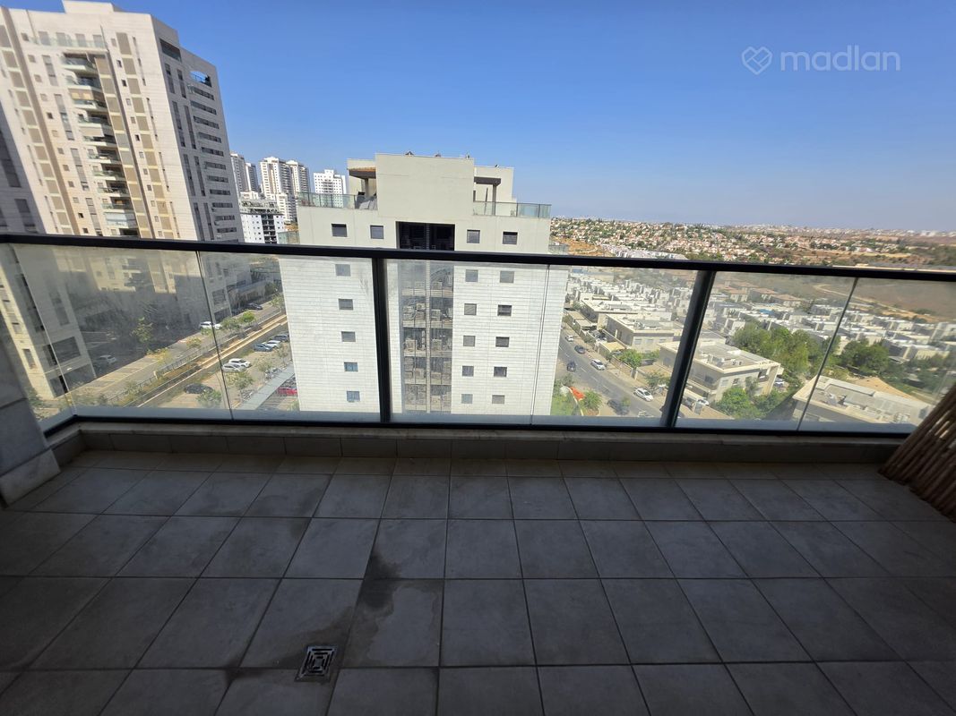 דליה רביקוביץ 1, פסגות אפק, ראש העין