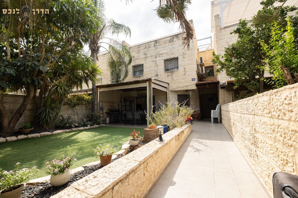 הר בשן , מגדל המים, בית שמש