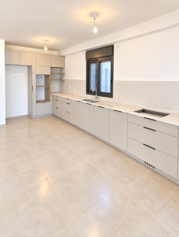 ז'בוטינסקי , השכונה הותיקה, גבעת שמואל