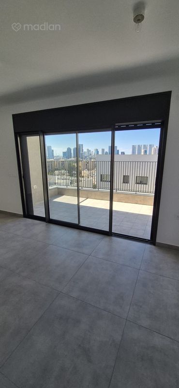 שמעון ברנפלד , תל חיים, תל אביב יפו