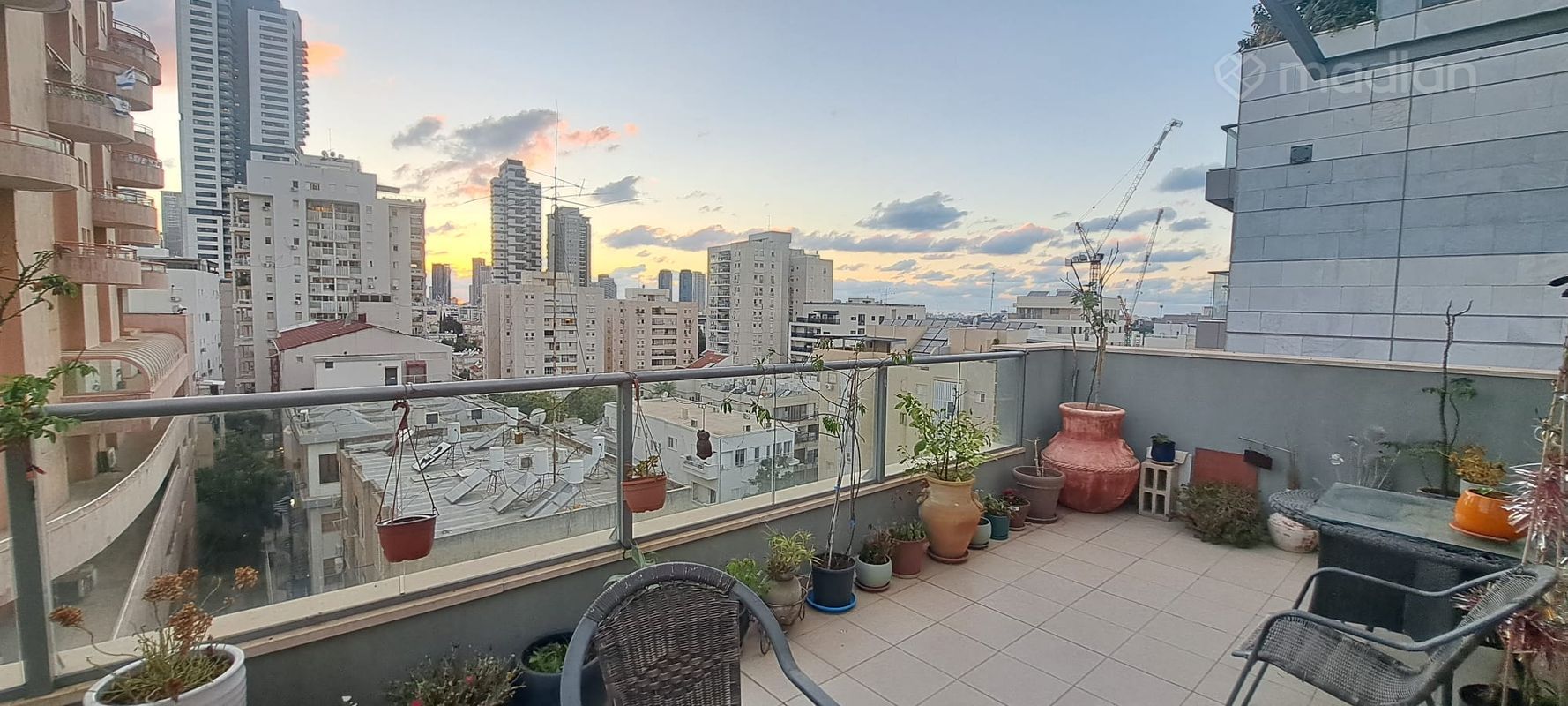רש"י 10, נחלת גנים, רמת גן