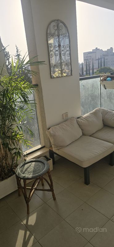 כובשי החרמון 2, שעריים, רחובות