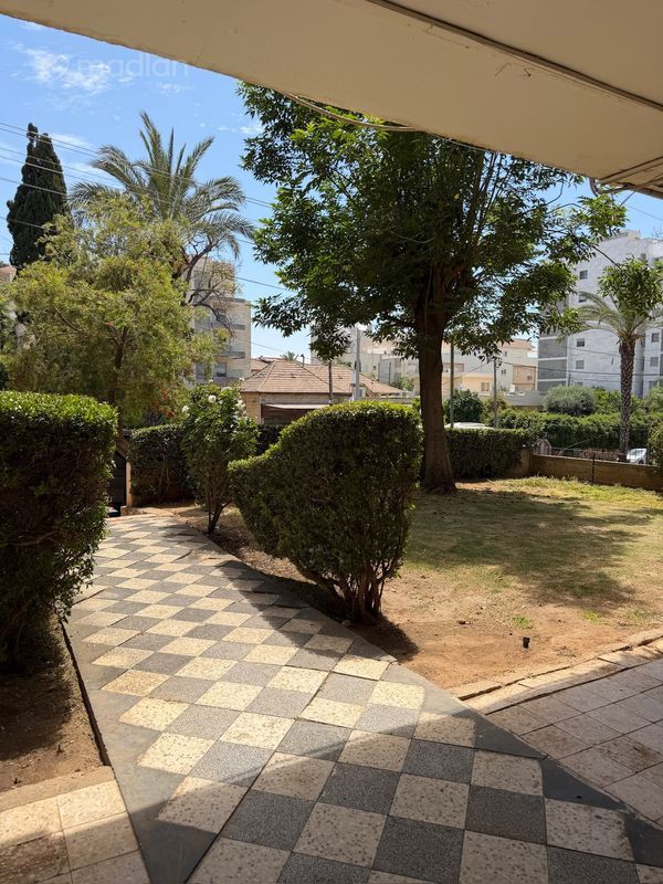 הגיבורים 35, מרכז העיר, חדרה