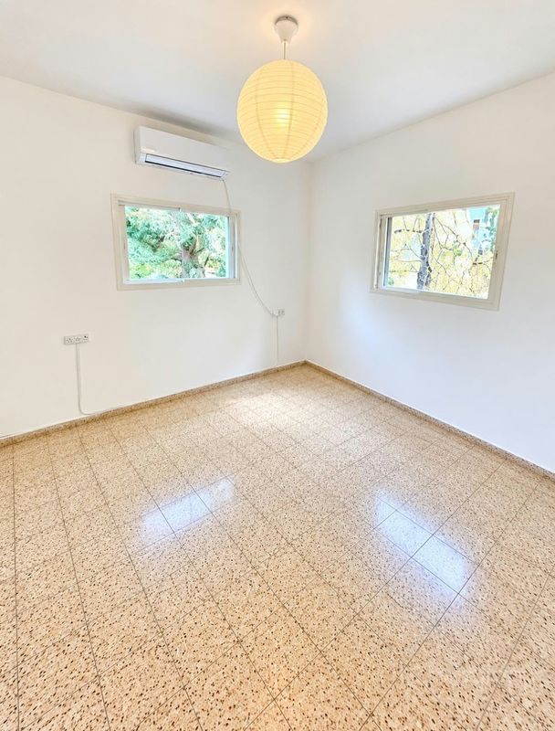 השר משה , מתחם נגבה, רמת גן