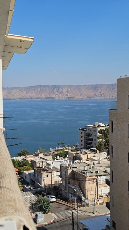 כי"ח 11, דון יוסף הנשיא, טבריה