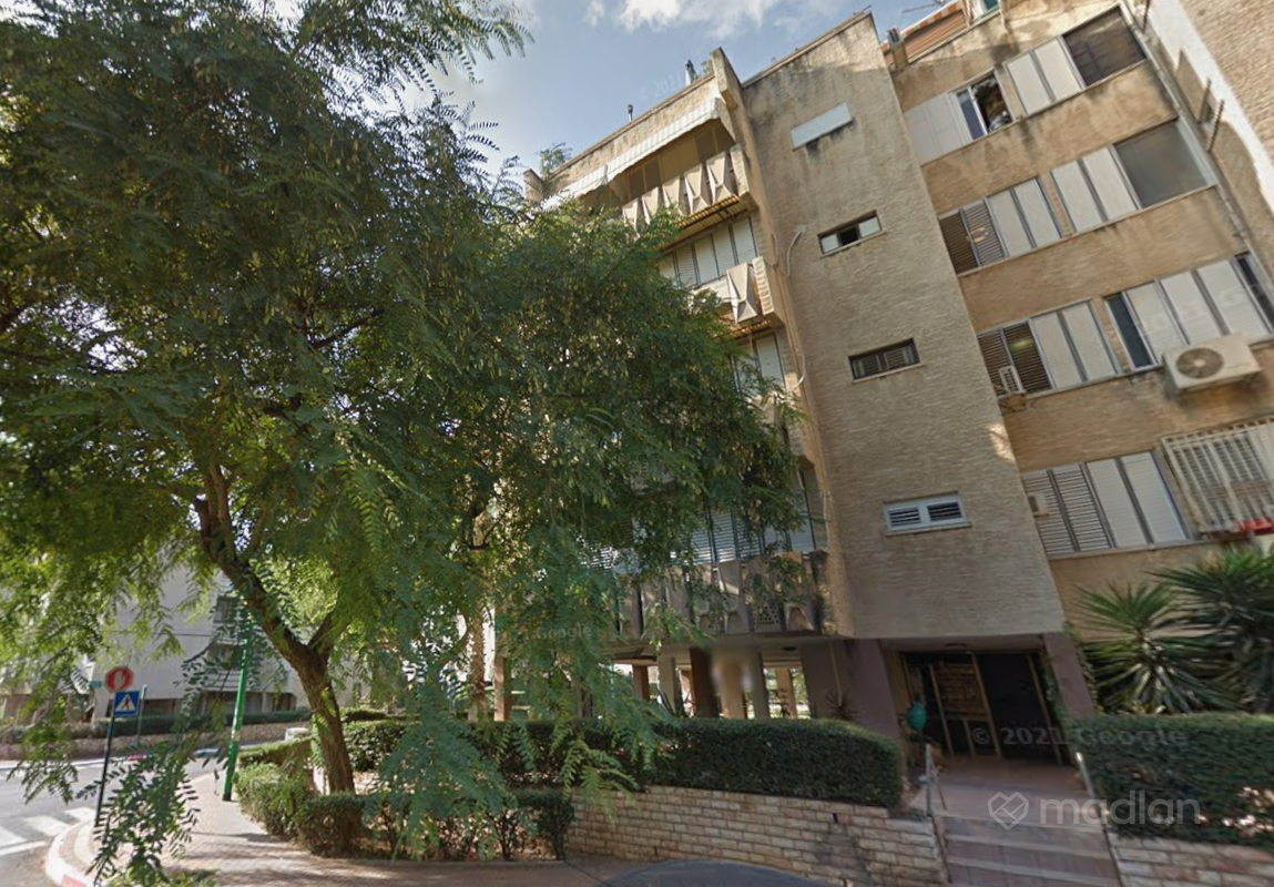 אחד העם 105, עין גנים, פתח תקווה