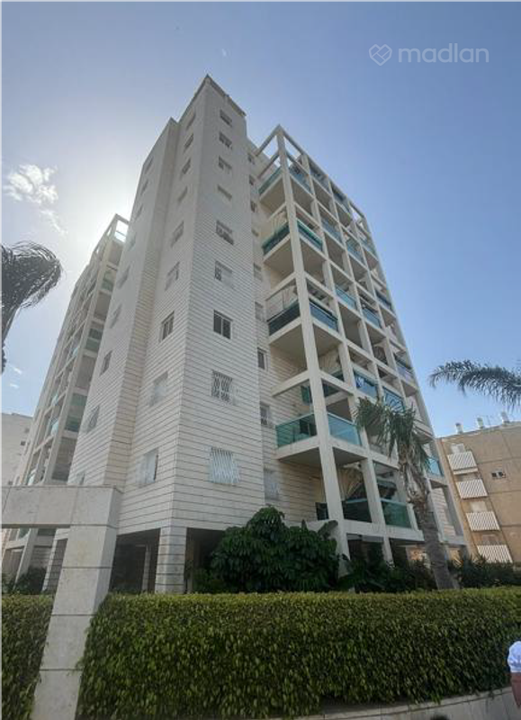 צביה לובטקין 40, כפר שלם, תל אביב יפו