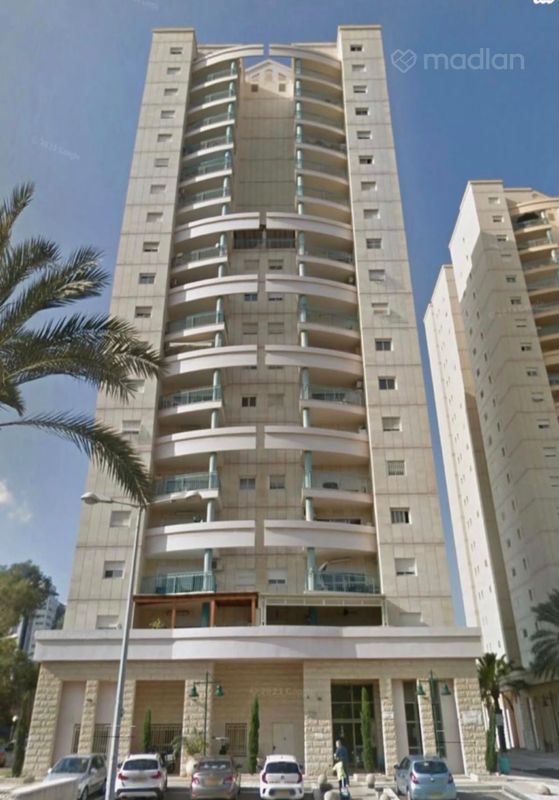 חשמונאים 39, לב העיר, קרית מוצקין