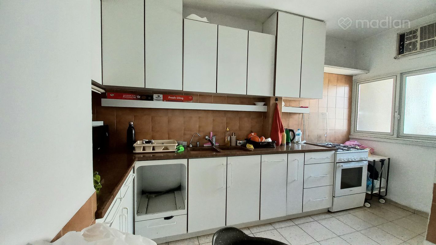 אריה בן אליעזר , נווה יהושע, רמת גן