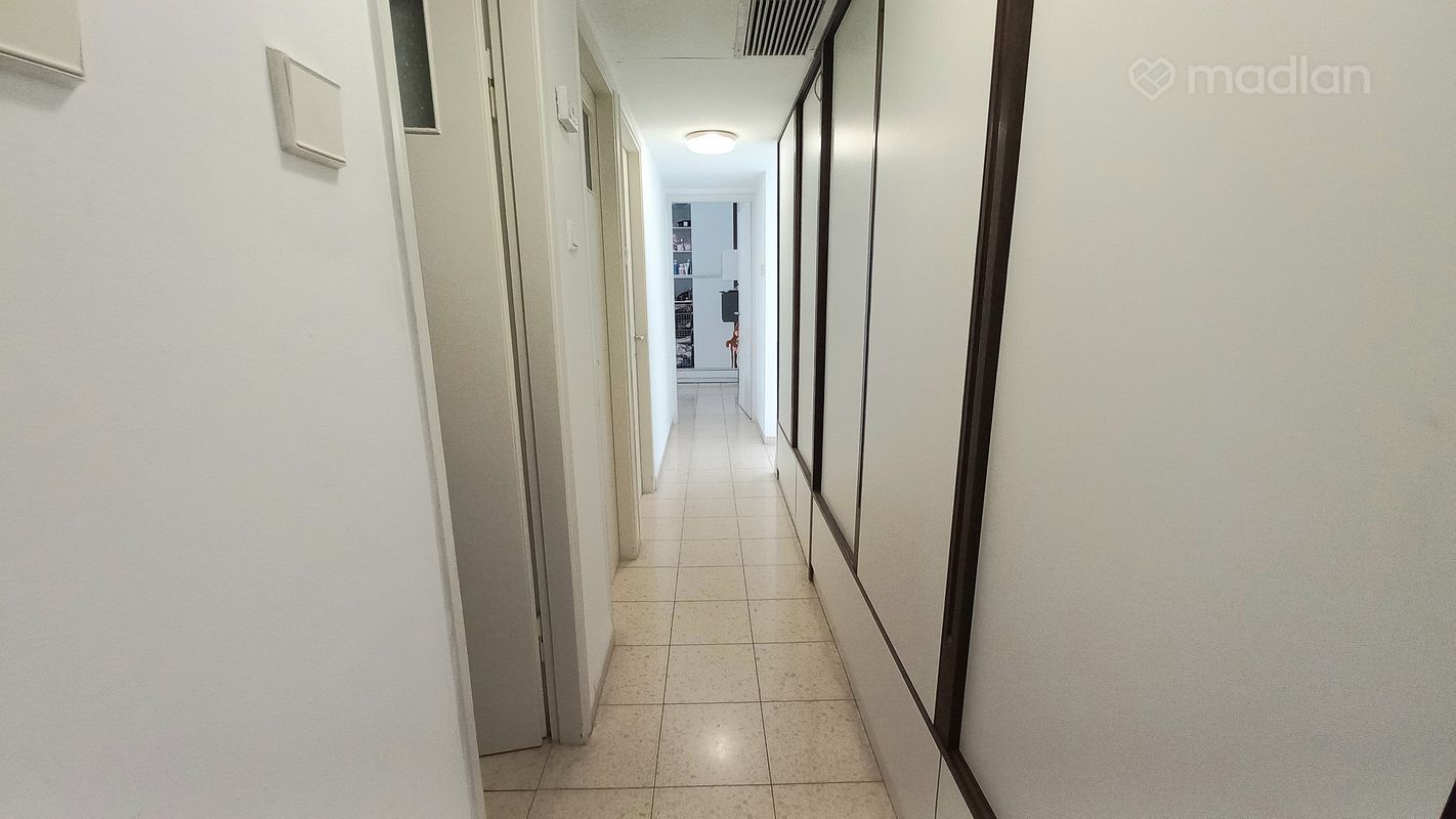 אריה בן אליעזר , נווה יהושע, רמת גן