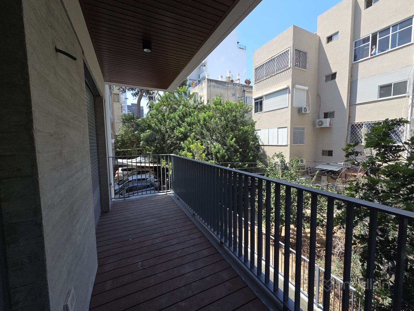 מוסינזון 1, הצפון החדש סביבת כיכר המדינה — 3
