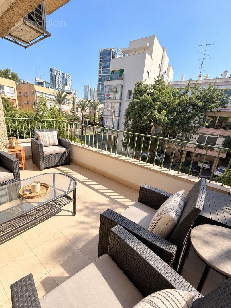 הנצח ישראל 13, הצפון הישן החלק הדרום מזרחי