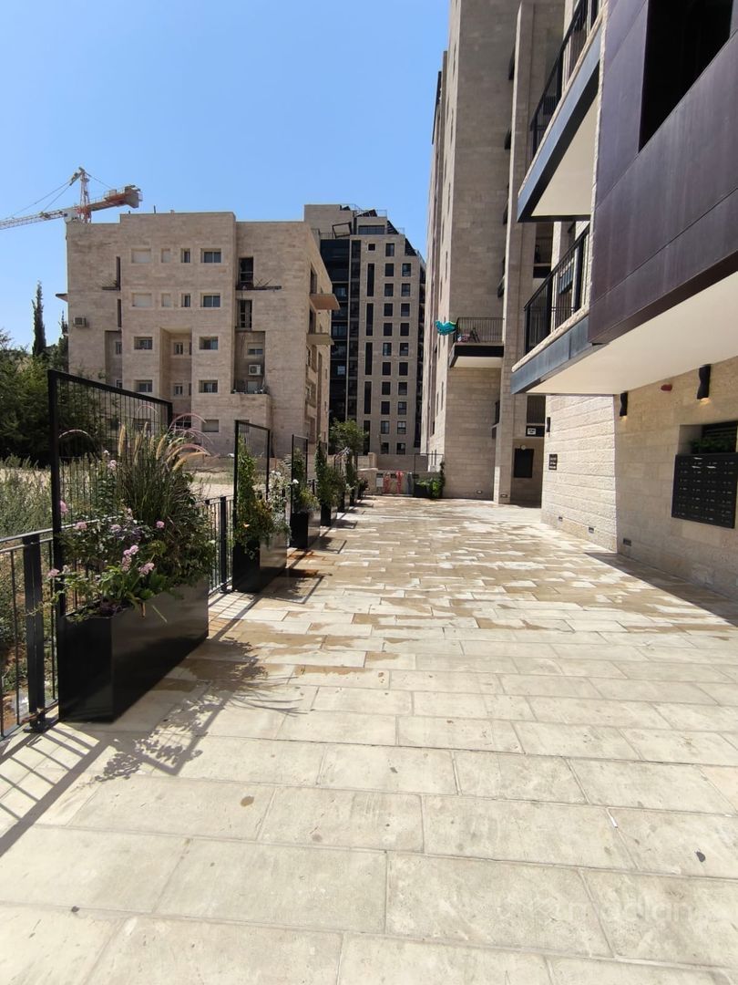 מקור חיים 54, מקור חיים — 3