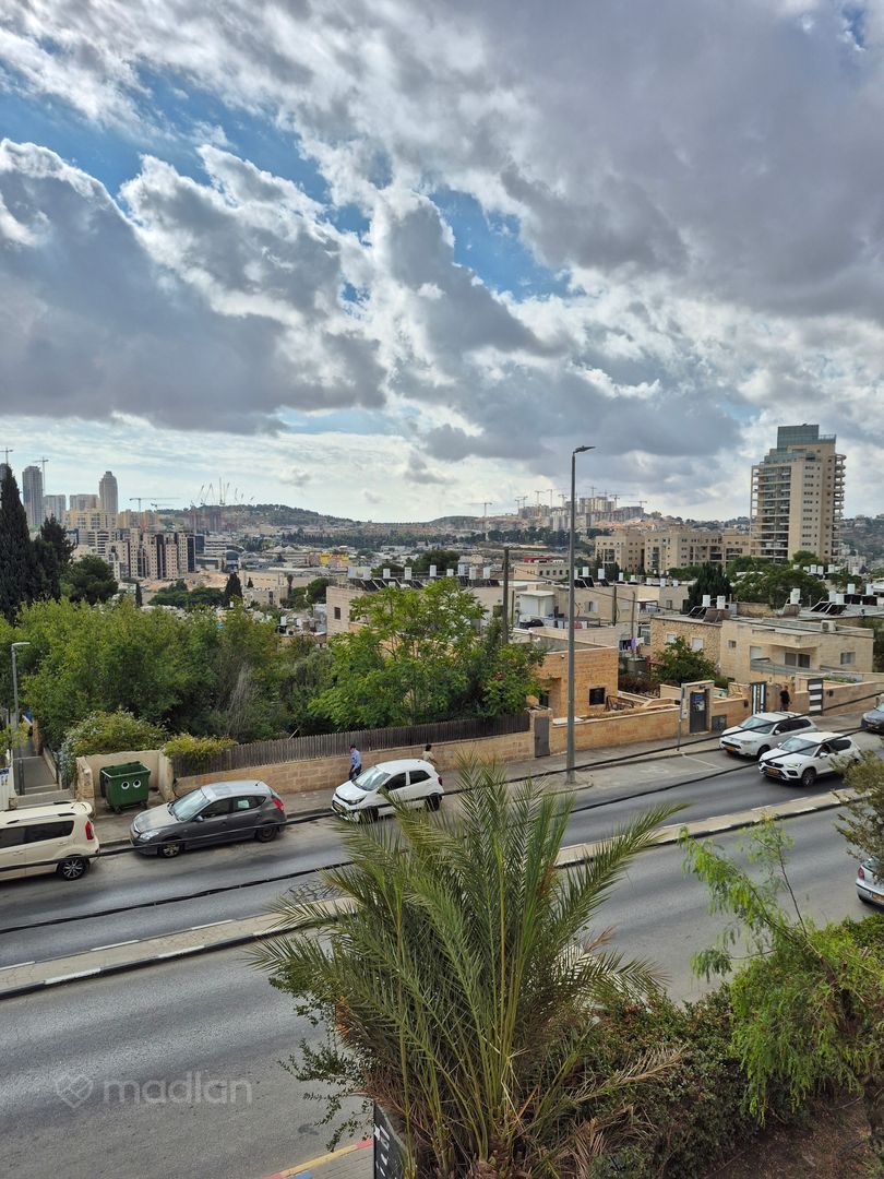 יוחנן בן זכאי 49, קטמון א-ו