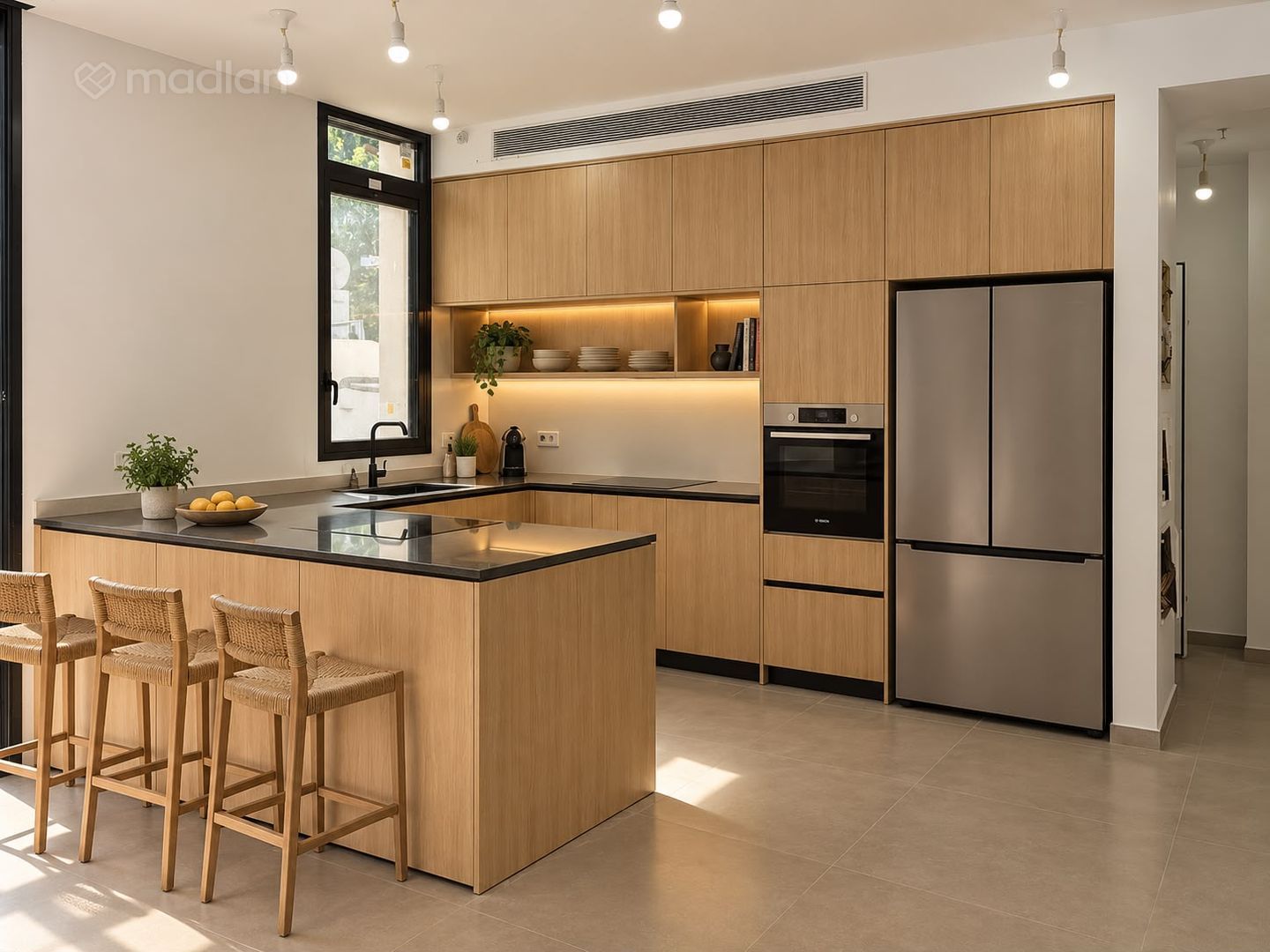 יעקב מוזיר 14, הצפון החדש סביבת כיכר המדינה — 3