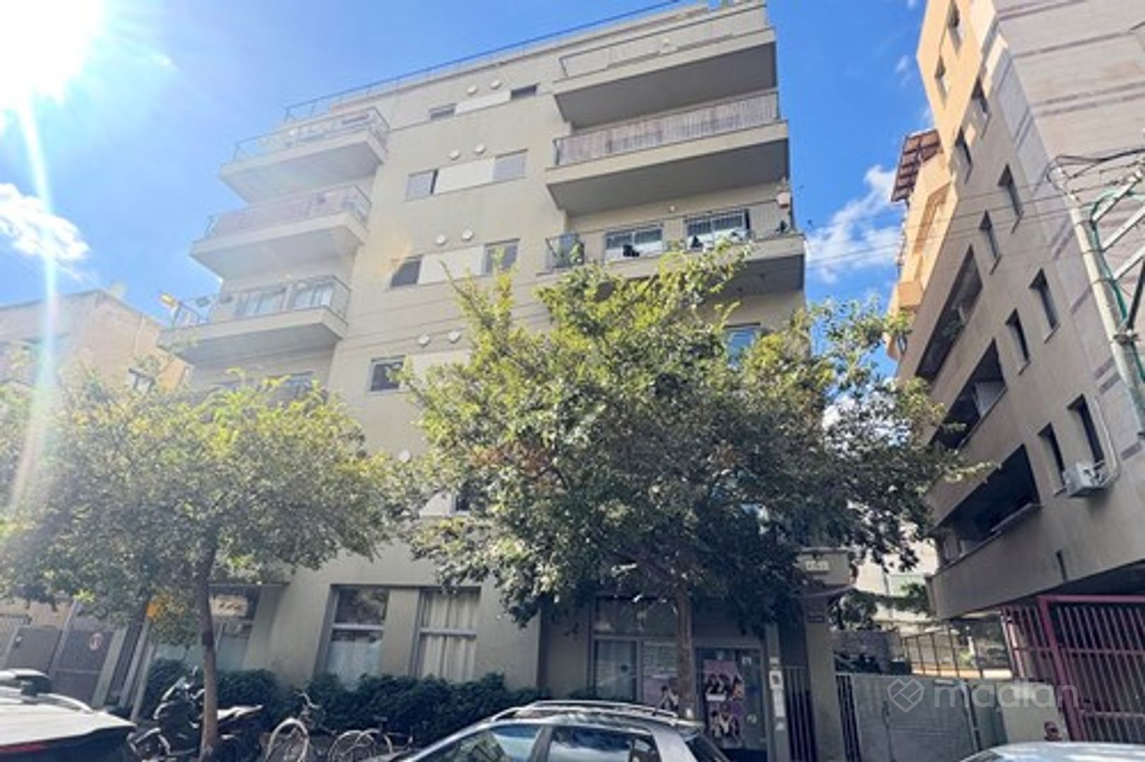 פרץ 42, נוה שאנן — 3