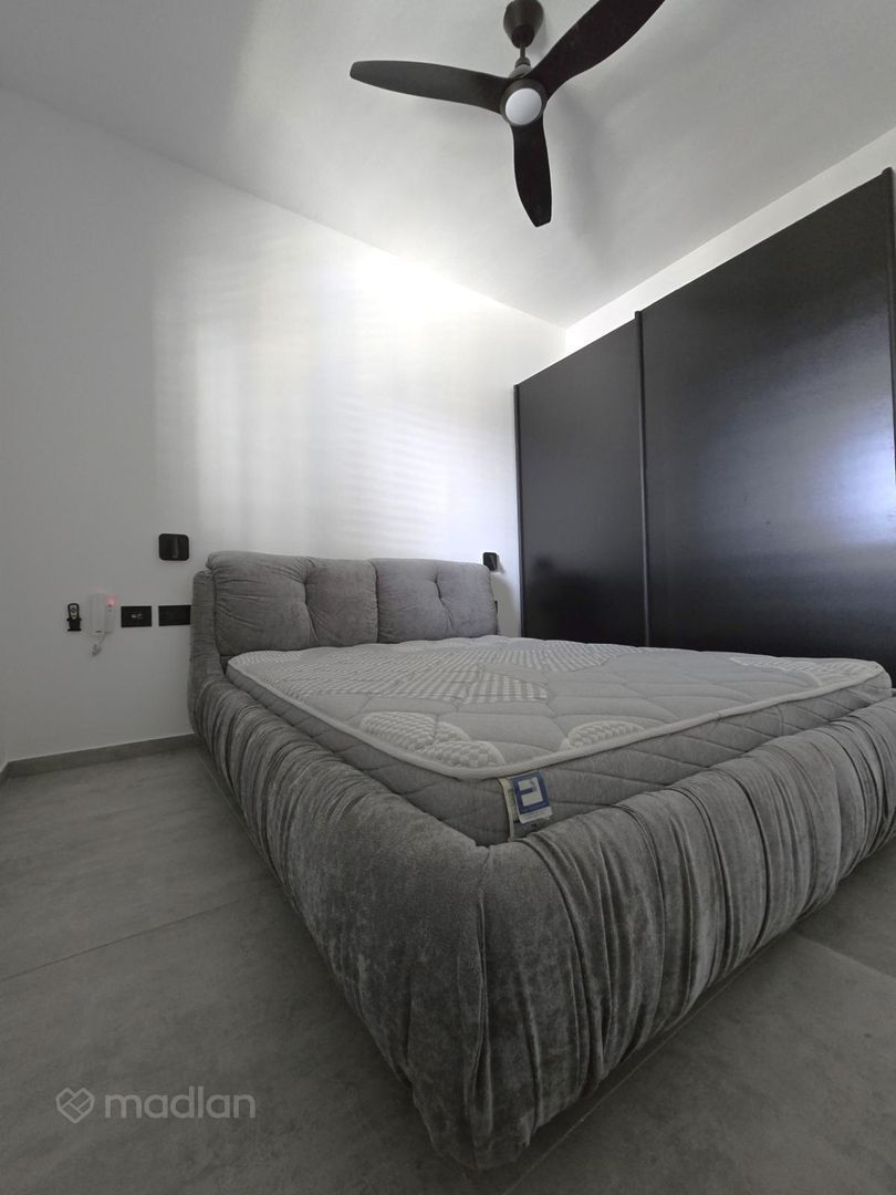 מנחם בגין 160, מע"ר צפוני — 4