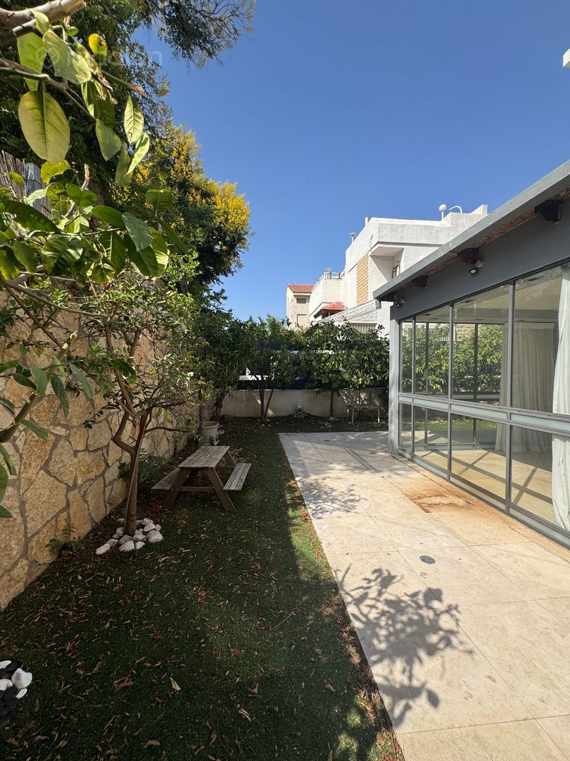 משה סנה 26, רמות צהלה — 4