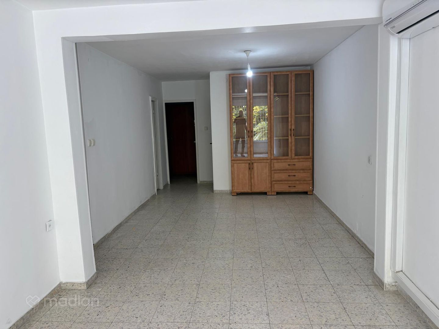 גנרל פייר קניג 13, בקעה — 3