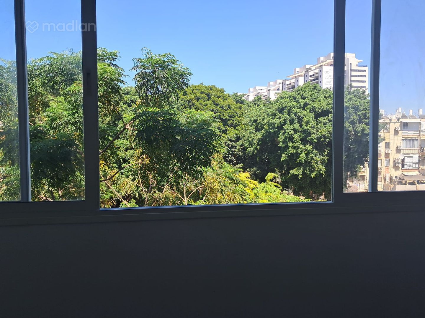 הגיחון 15, דקר