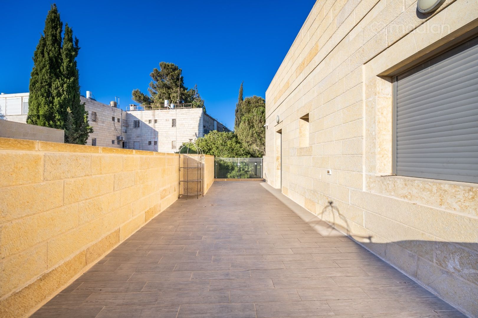 אלזה 13, ניות — 2