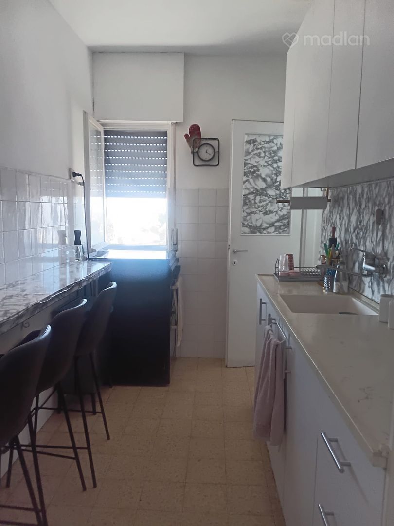 פינס 2, זכרון משה — 4