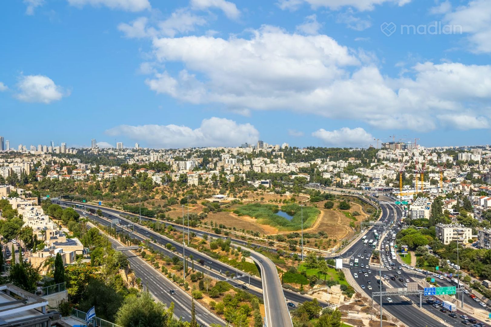 אברהם פררה 9, מתחם הולילנד — 4