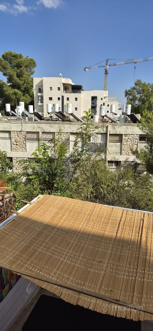 אביבית 5, עיר גנים ב', ג' — 5