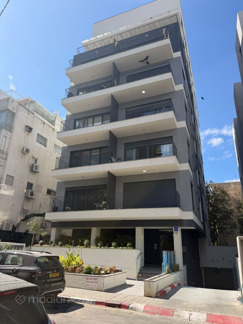 מוסינזון 21, הצפון החדש סביבת כיכר המדינה